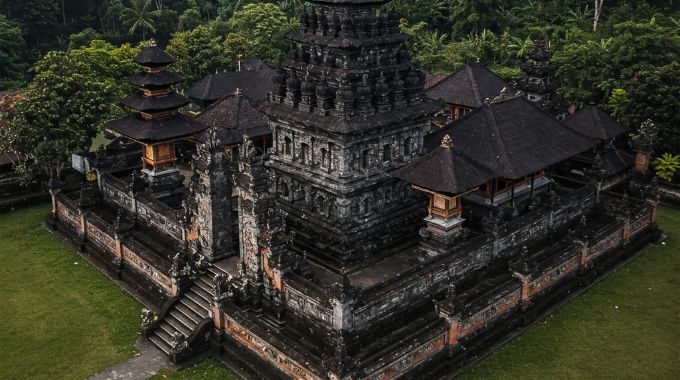 10 Pura Terbesar Di Bali Yang Terkenal Dengan Pesona Keindahannya